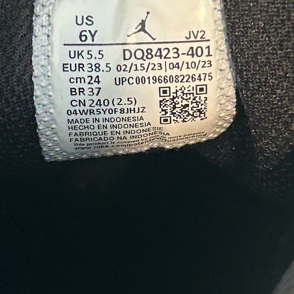 Air Jordan 1 Mid (GS) University Blue/Black/White (DQ8423 401) Size 6Y Worn Once - Picture 9 of 9